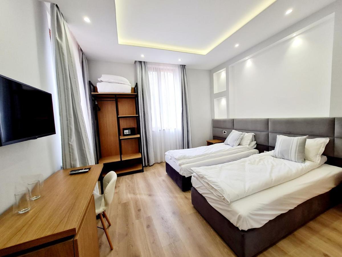 Hotel House K21 *